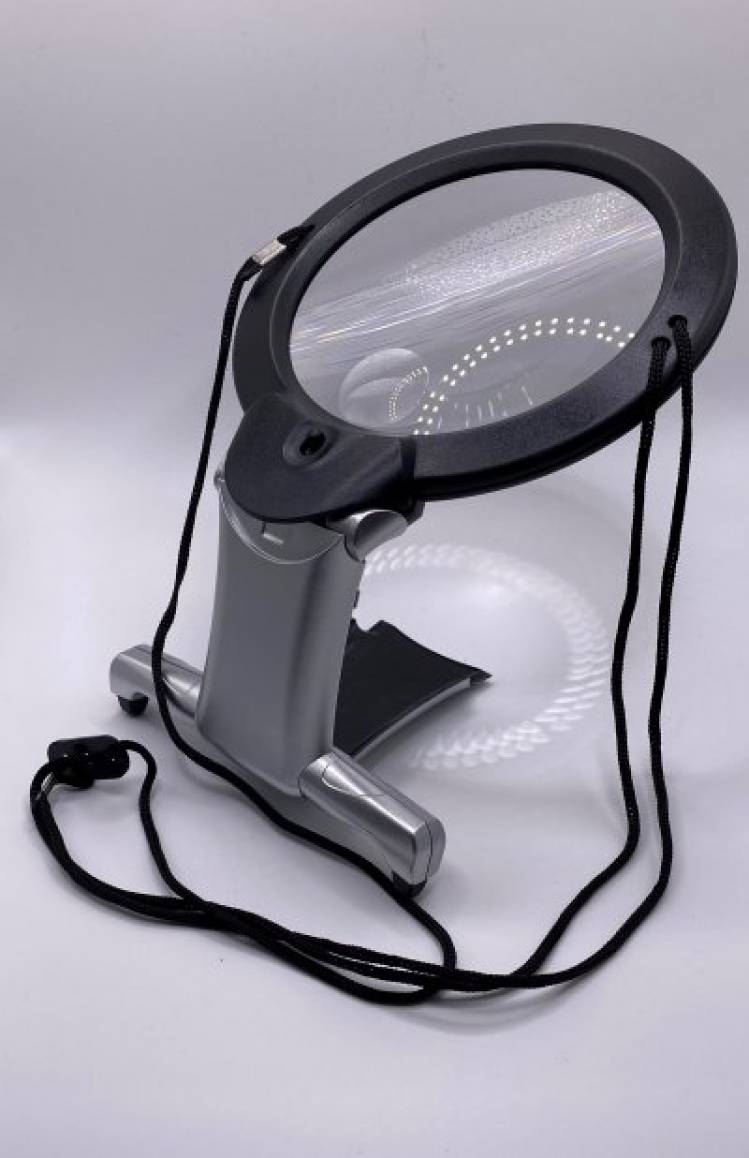 Table or Neck Magnifier with LED Light